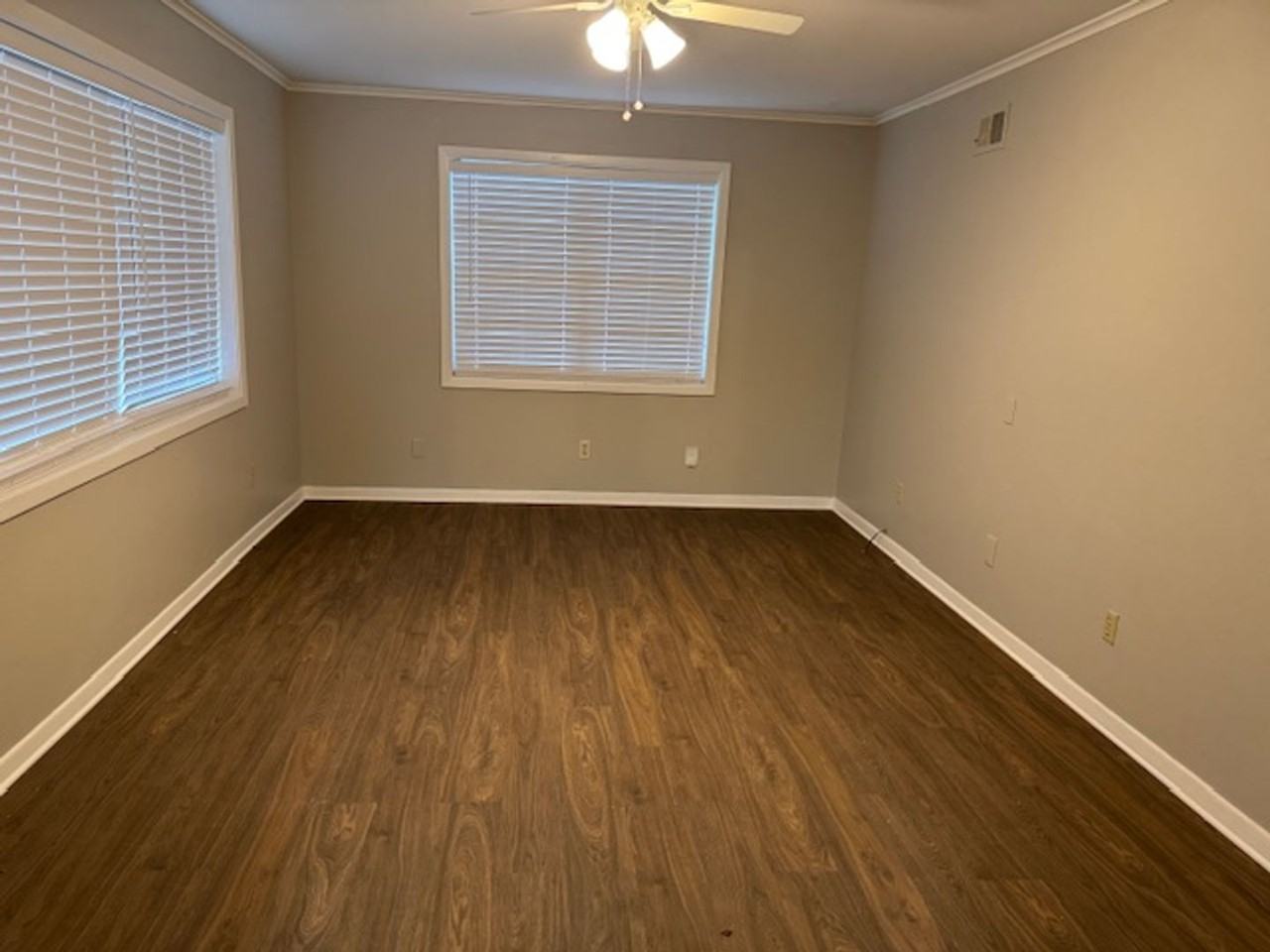 1822 Cambridge St - Photo 6 of 10