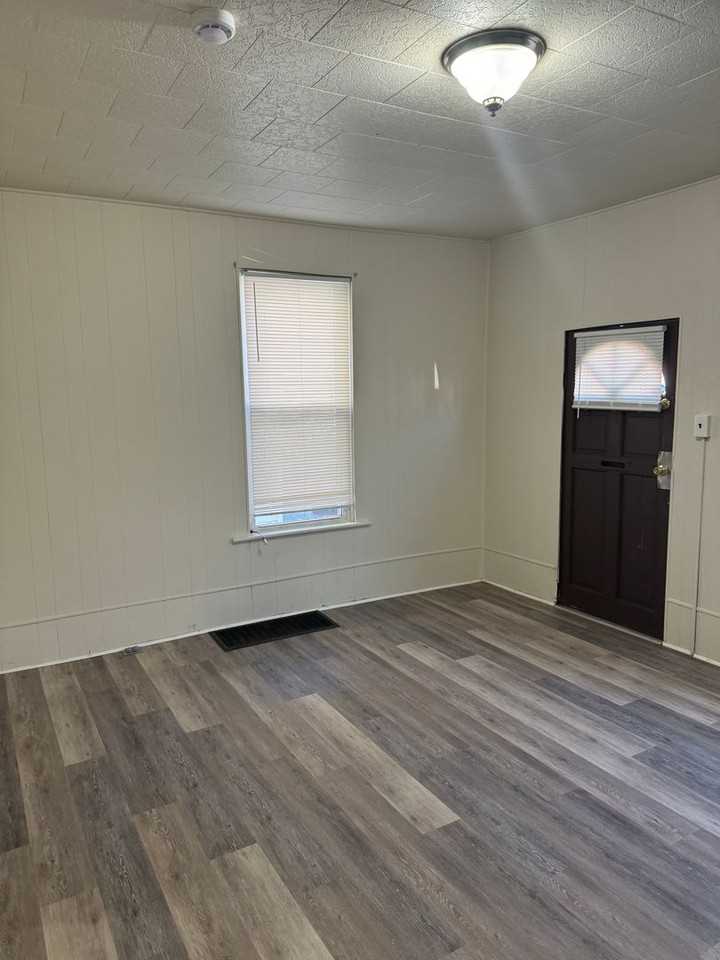 117 Randolph Ave - Photo 6 of 25