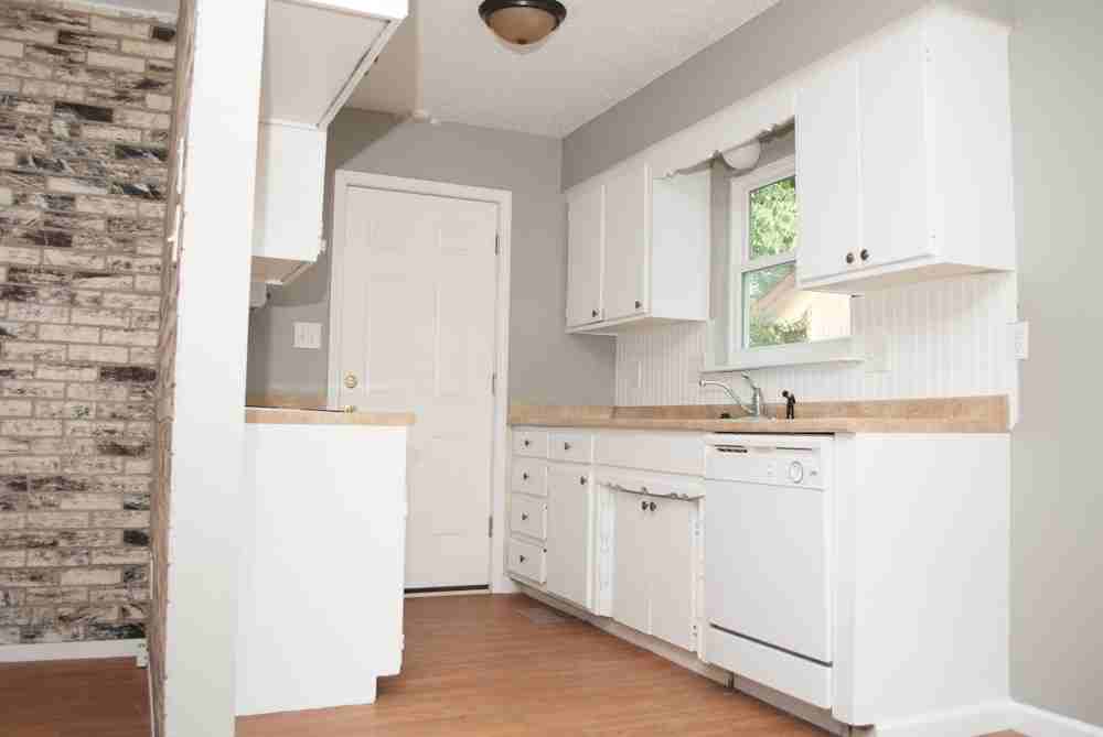 1923 N Hillcrest Ave - Photo 3 of 28