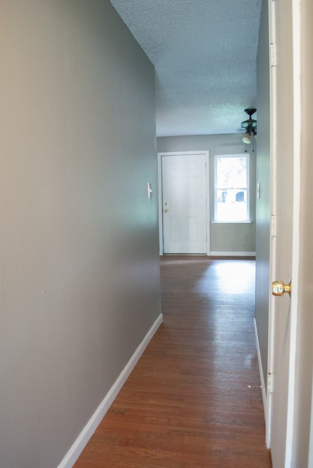 1923 N Hillcrest Ave - Photo 7 of 28