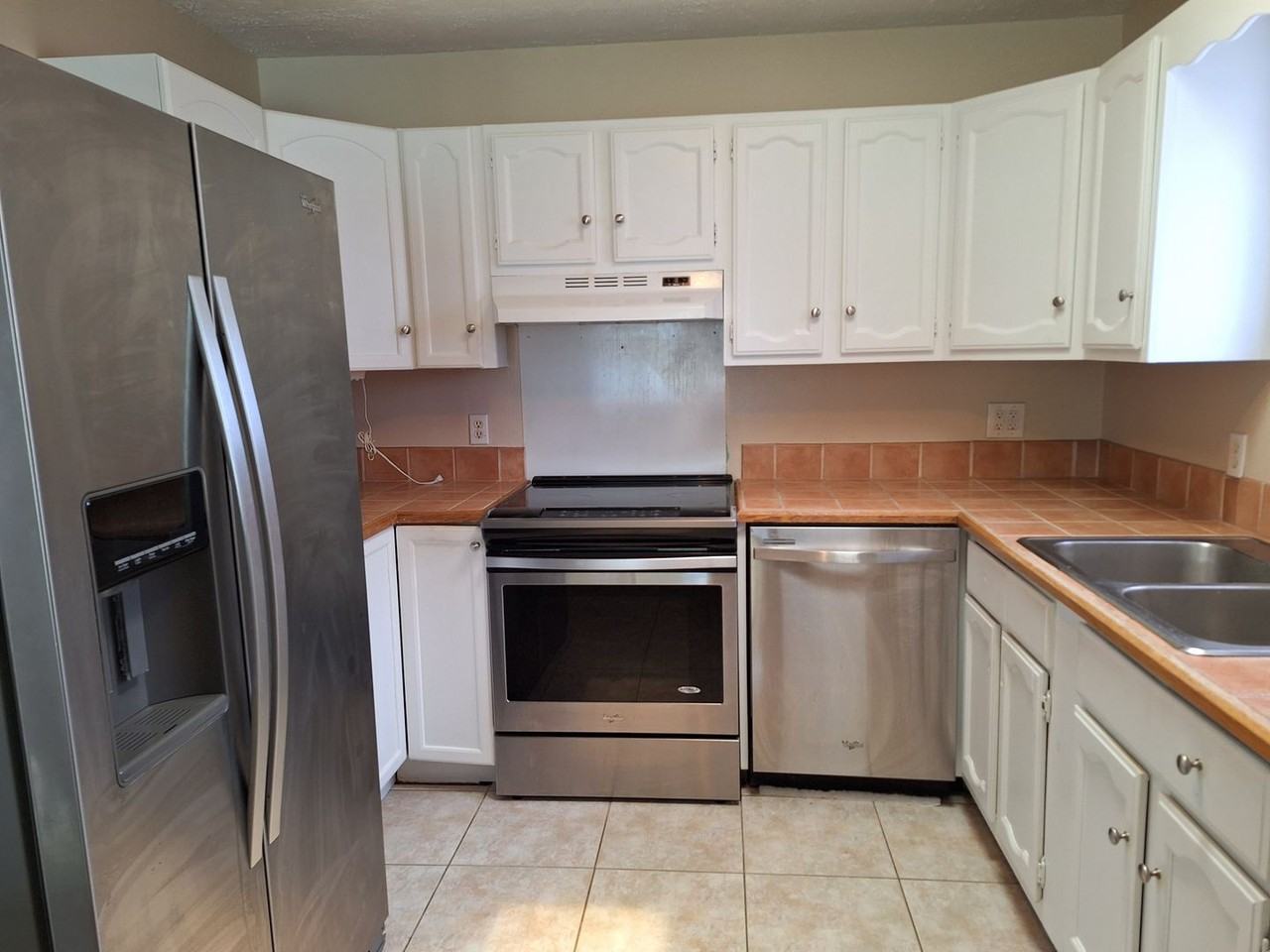 114 E Turgot Ave - Photo 7 of 13