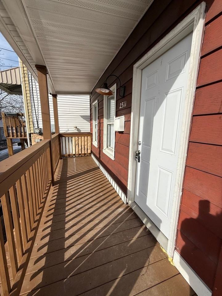 2311 Elsie St - Photo 3 of 17