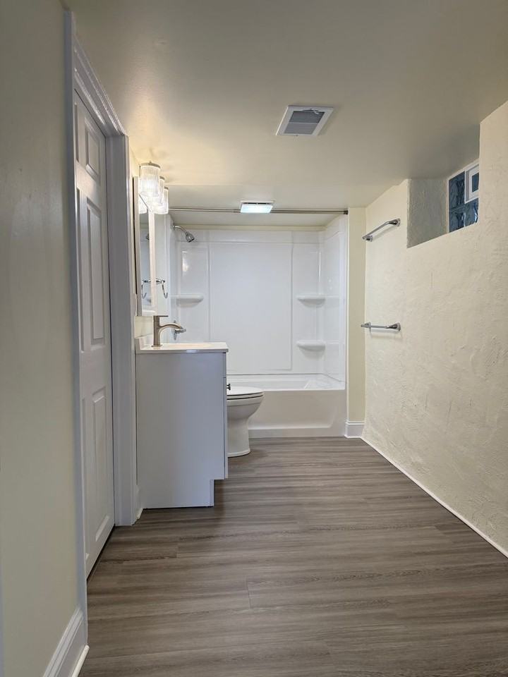 2311 Elsie St - Photo 6 of 17