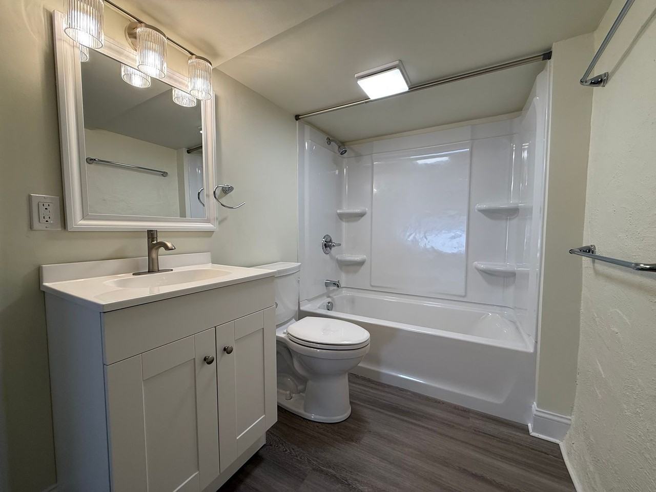 2311 Elsie St - Photo 7 of 17