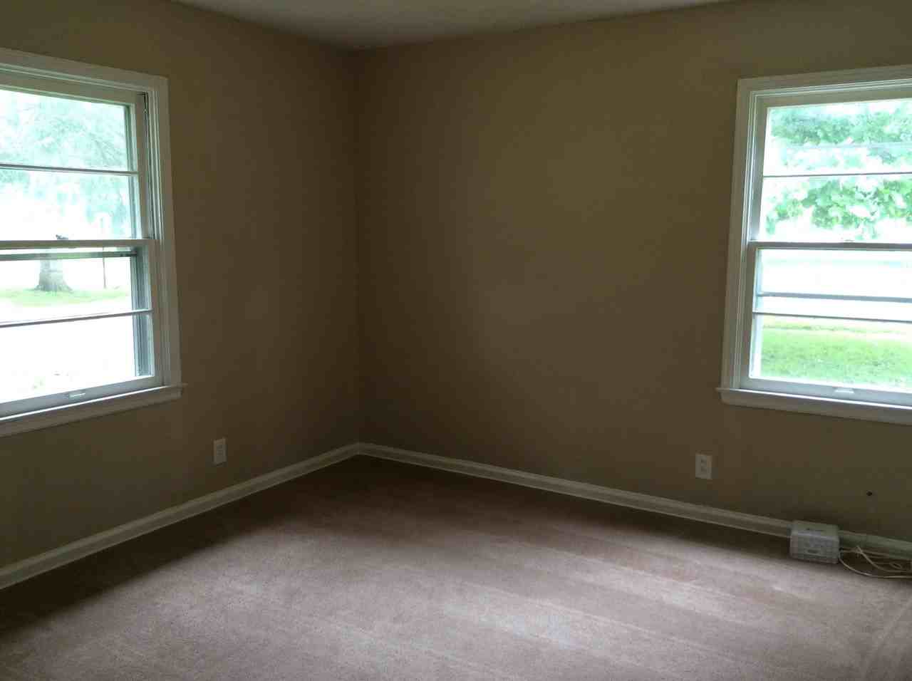 5902 E 32nd St - Photo 5 of 9