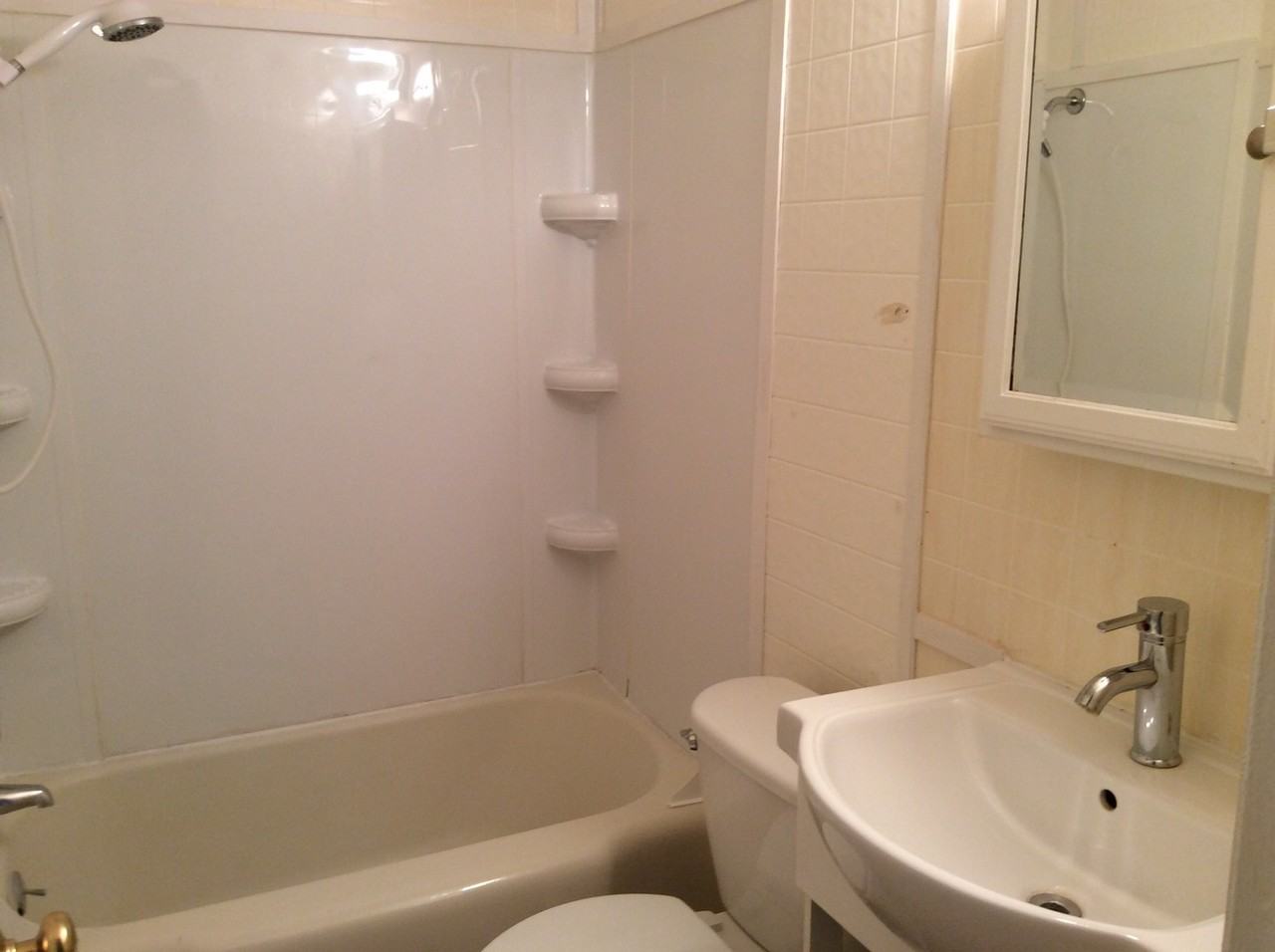 5902 E 32nd St - Photo 6 of 9