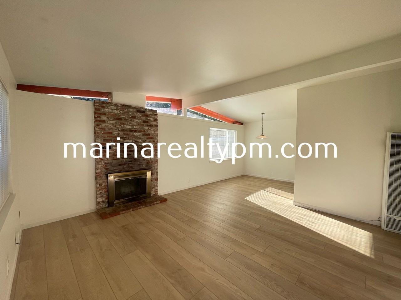 333 Cottonwood Dr - Photo 4 of 22