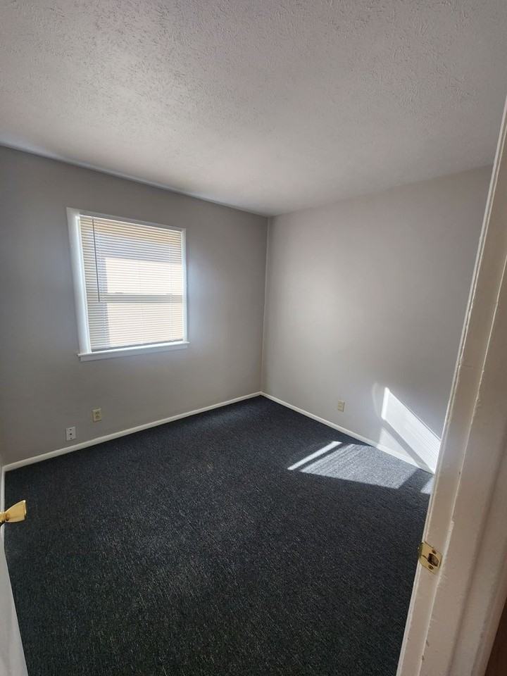 4509 Plane Tree Dr - Photo 6 of 18