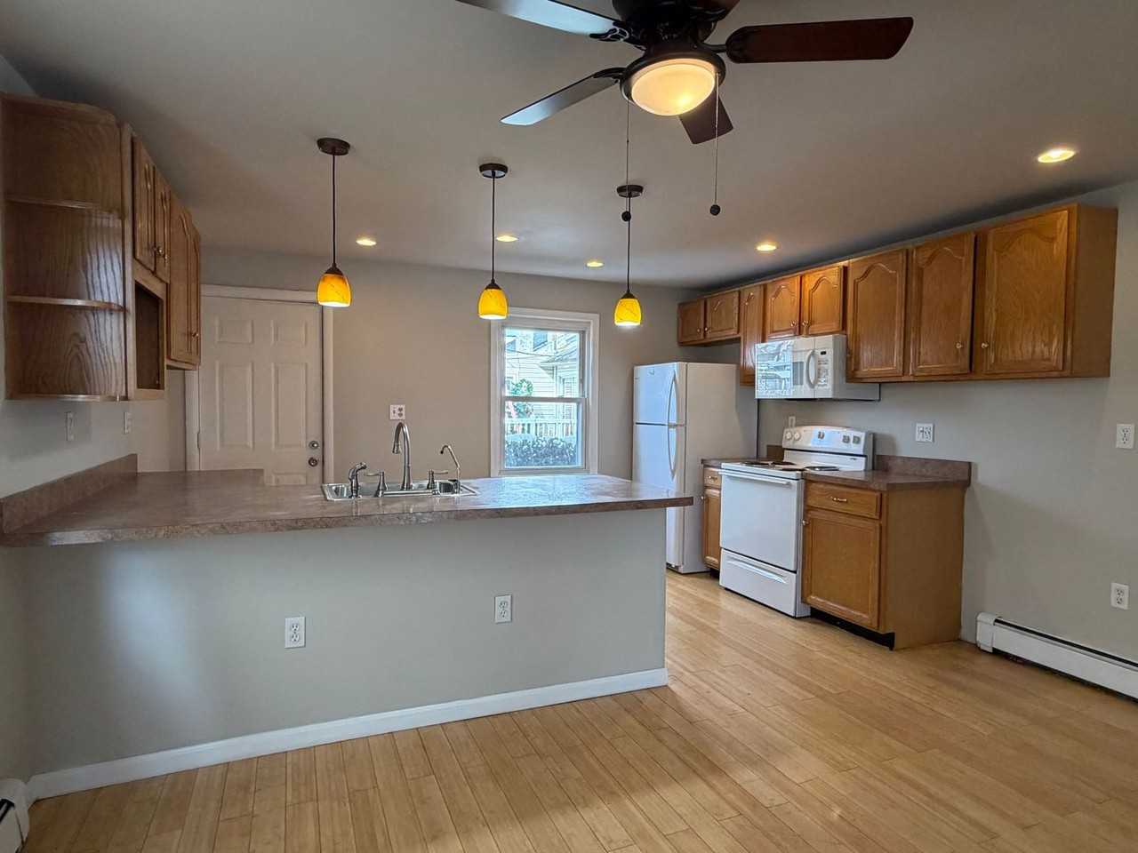 2119 Wilson Ave - Photo 4 of 7