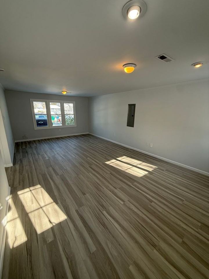 40 Red Cedar Dr - Photo 3 of 10