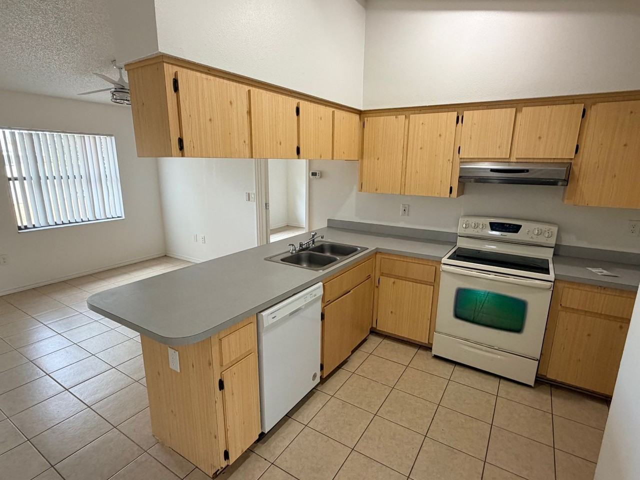 11199 Homeway St - Photo 6 of 20