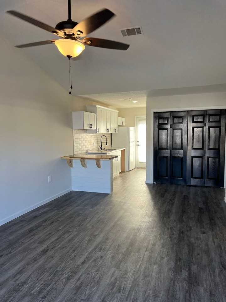 230 Lanier Dr #185 - Photo 3 of 11