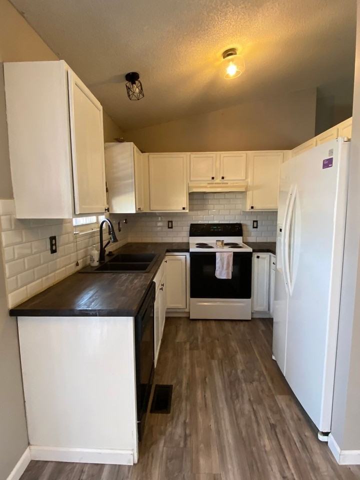 10802 W Carr Ave - Photo 3 of 27