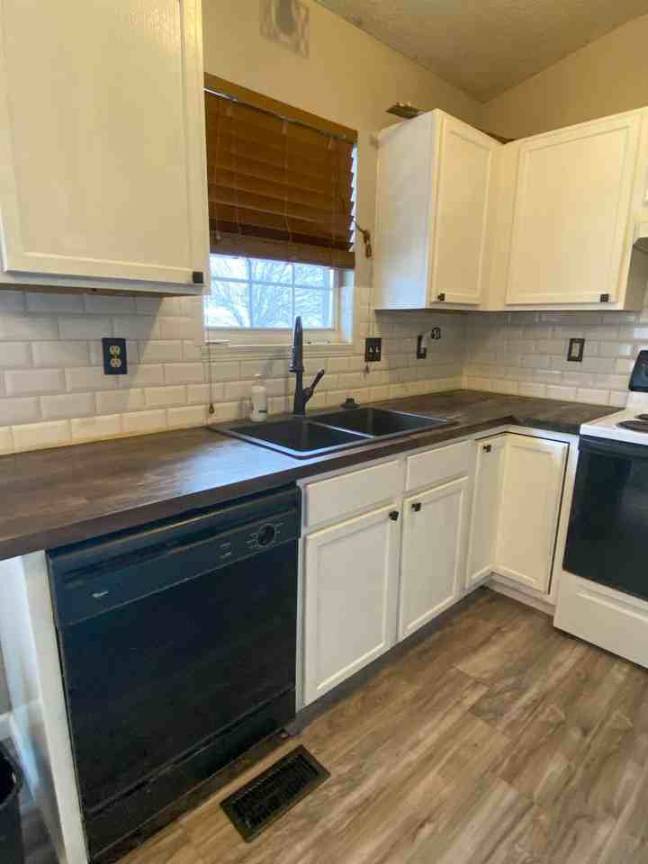 10802 W Carr Ave - Photo 4 of 27