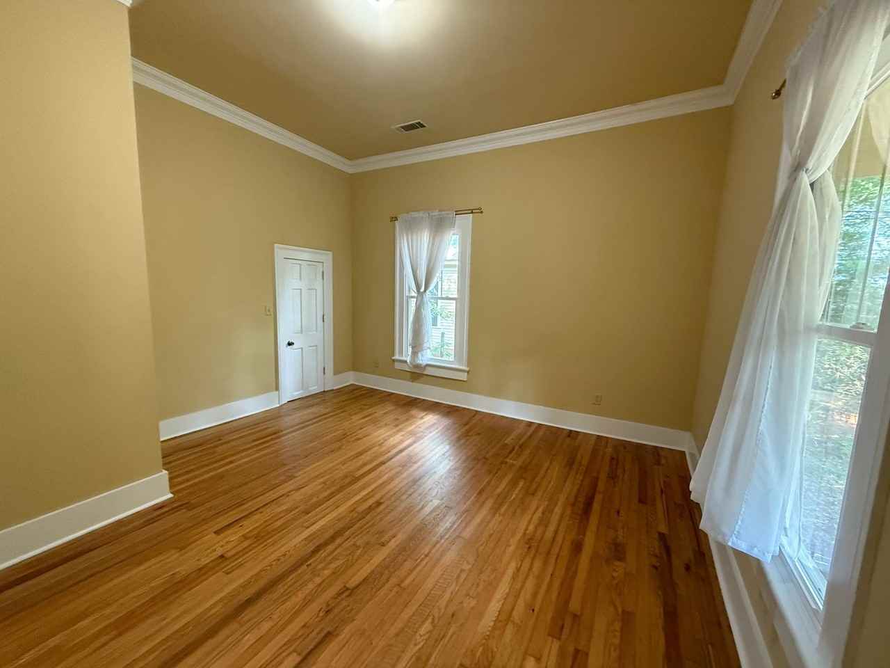 1150 Boulevard - Photo 4 of 28