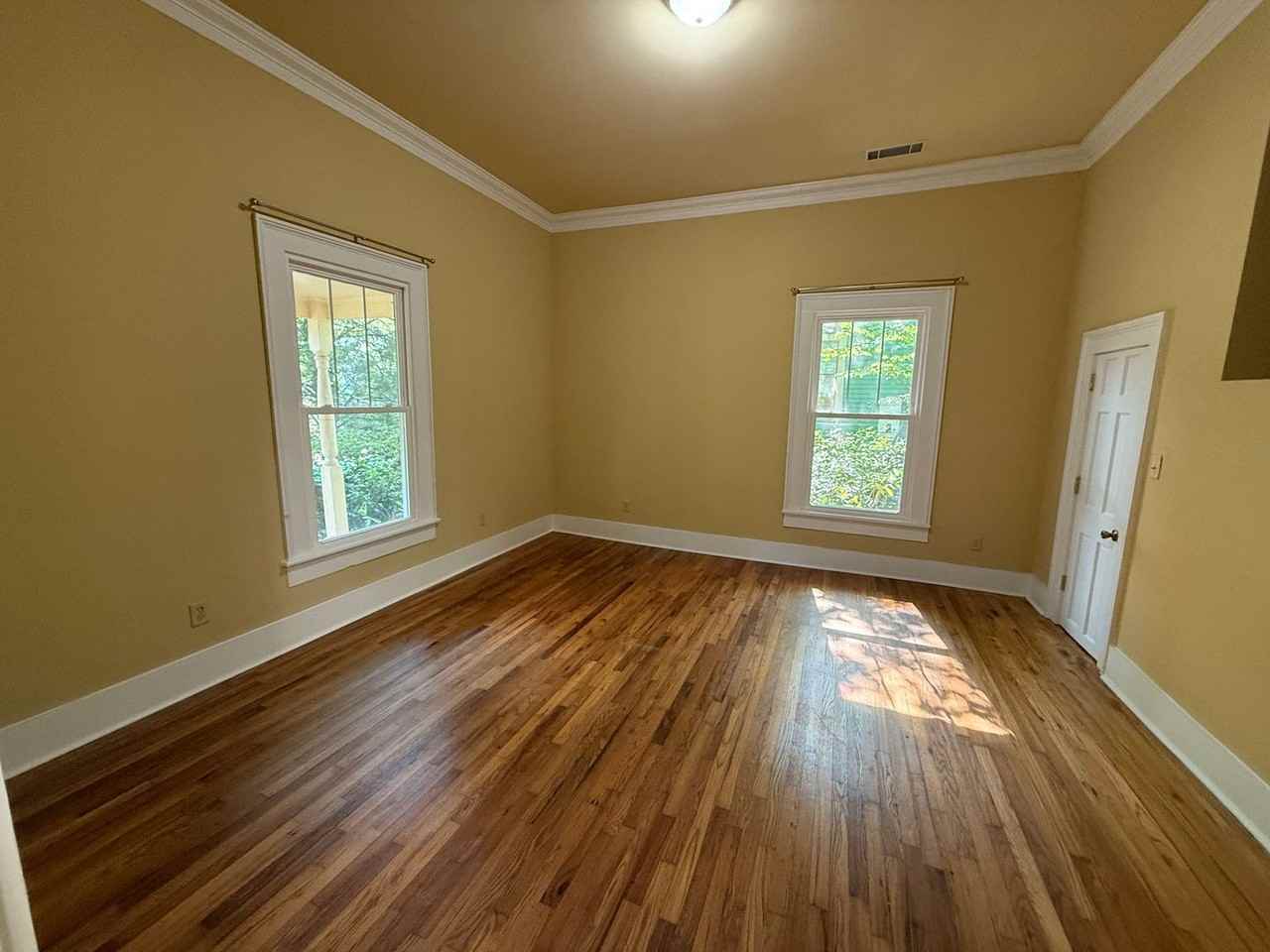 1150 Boulevard - Photo 5 of 28