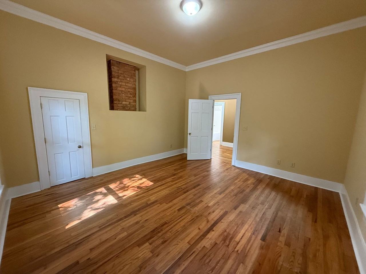 1150 Boulevard - Photo 6 of 28