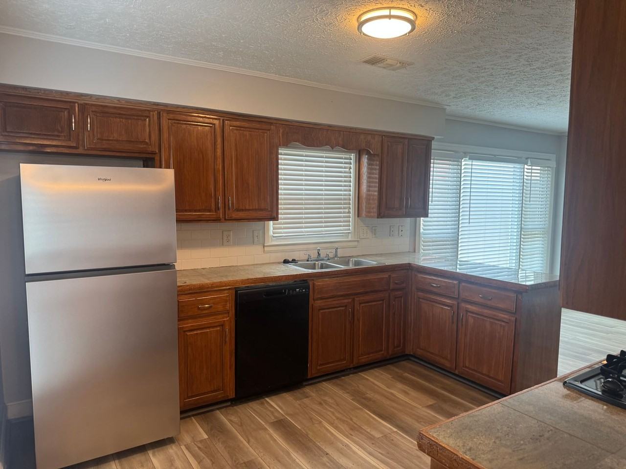 6430 Chappelle Ln - Photo 4 of 32