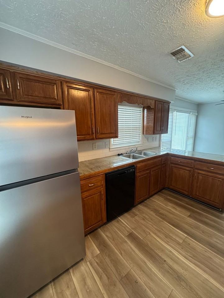 6430 Chappelle Ln - Photo 6 of 32