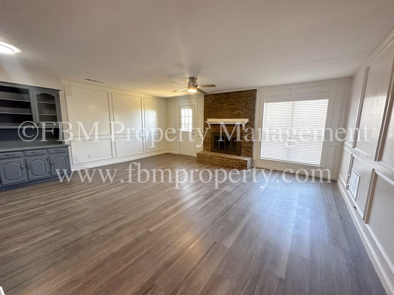 801 S Wood St - Photo 3 of 21