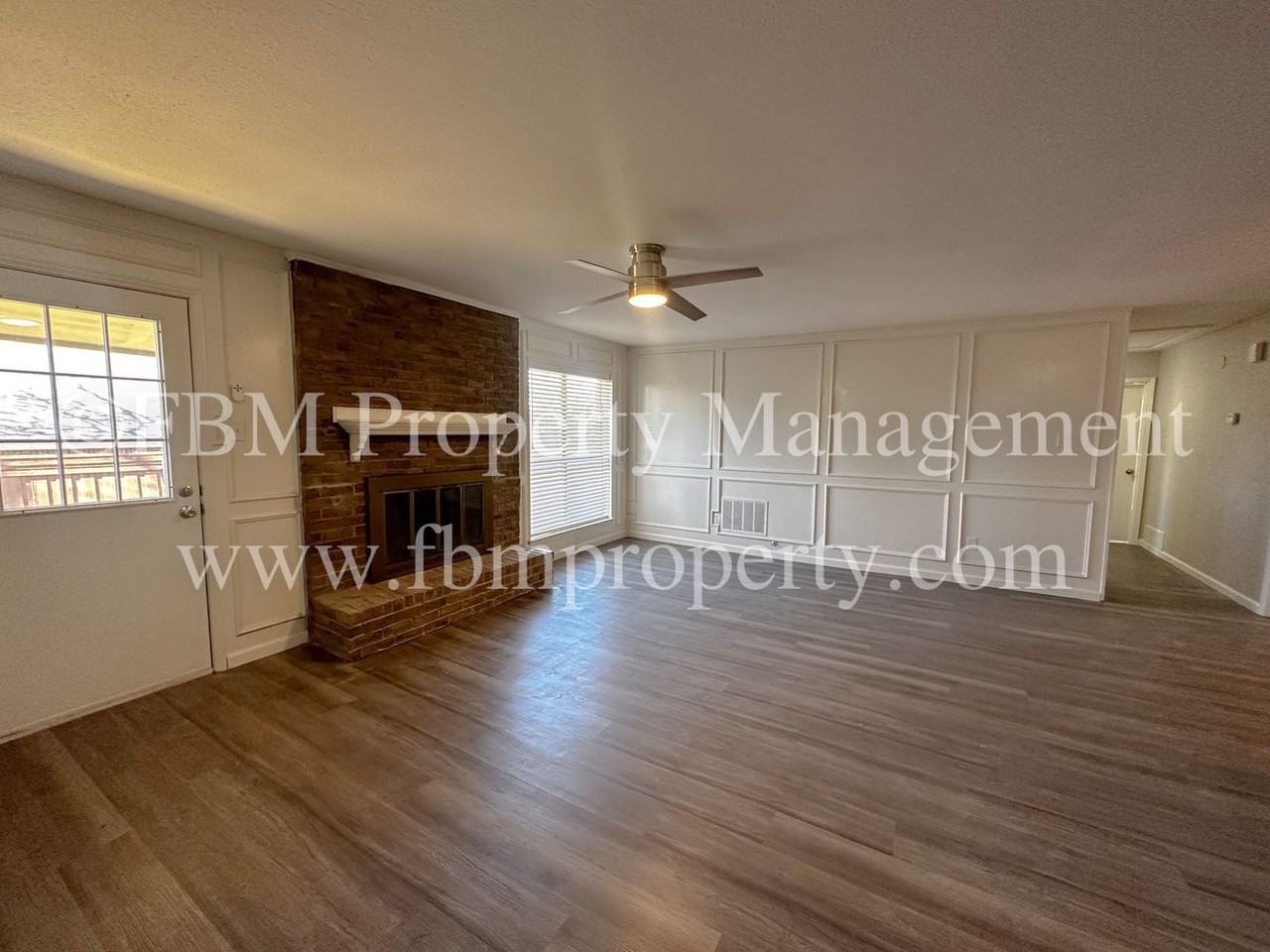 801 S Wood St - Photo 4 of 21