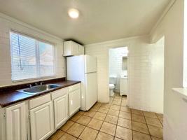 featured image of 329 W Kentucky St