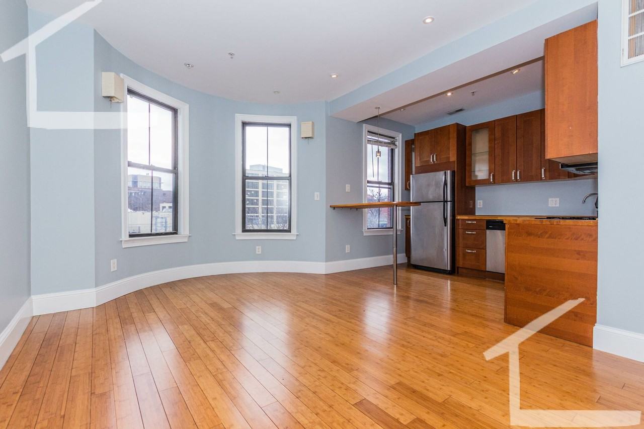 9 Cortes St - Photo 6 of 35