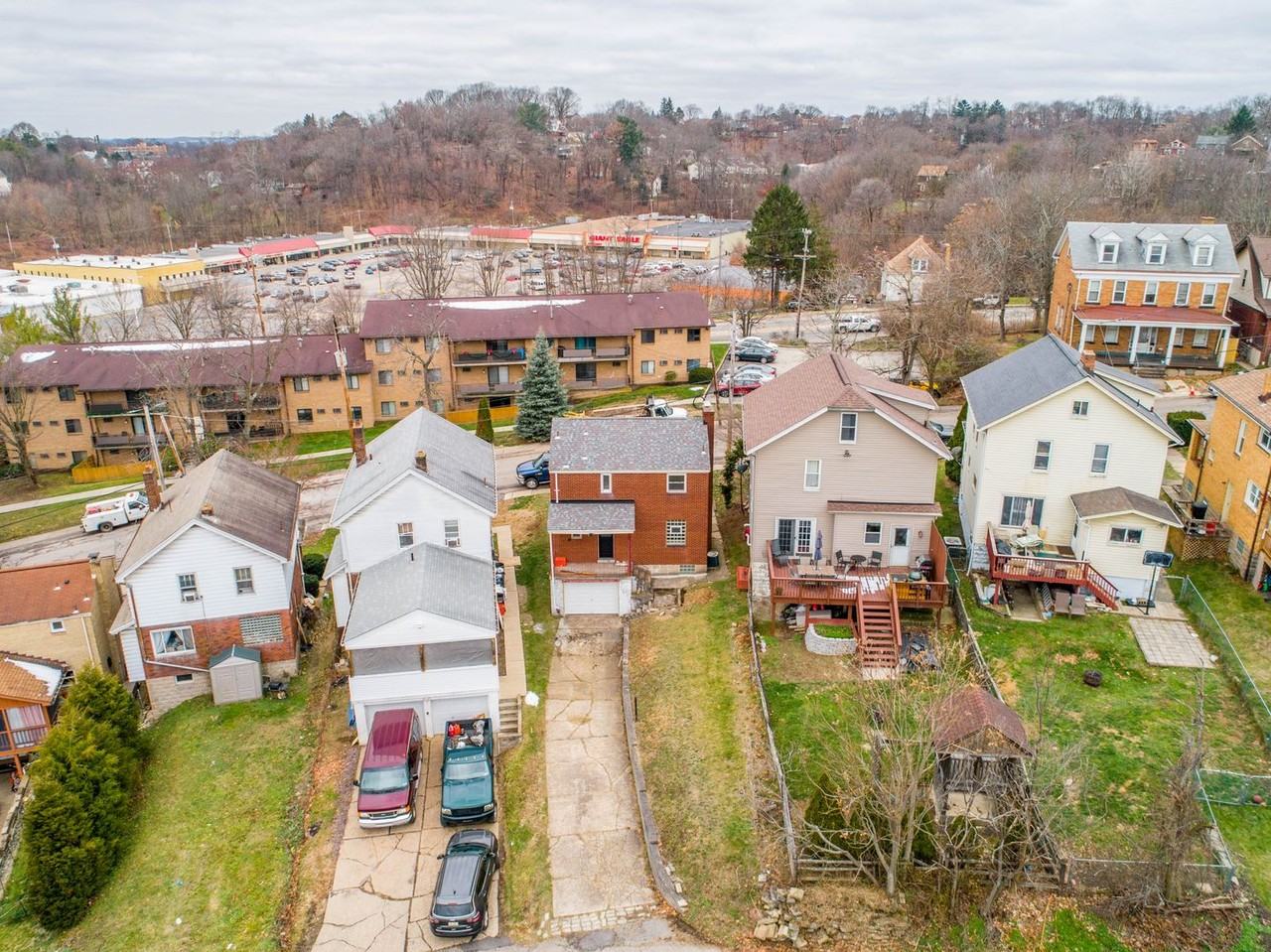 118 Lakewood Ave - Photo 3 of 24