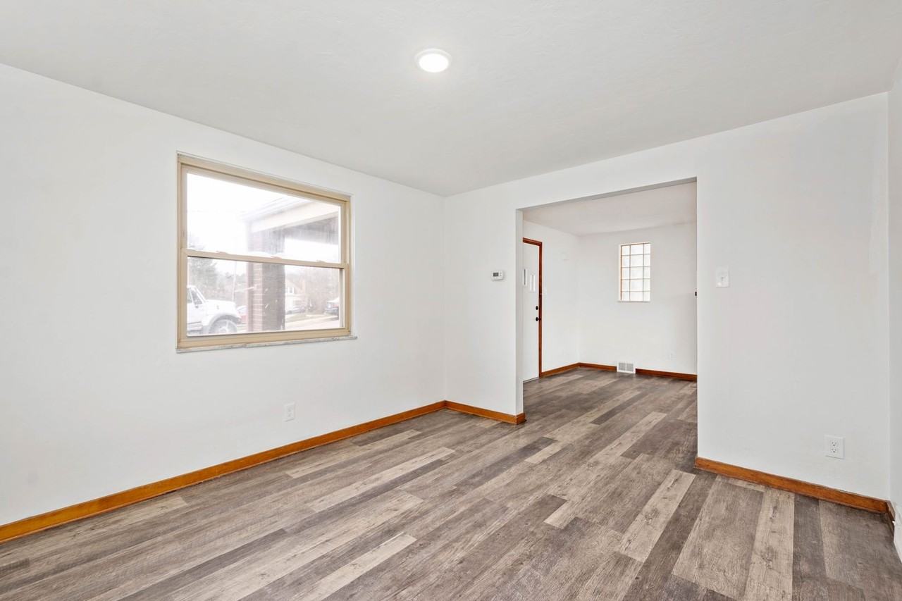 118 Lakewood Ave - Photo 7 of 24