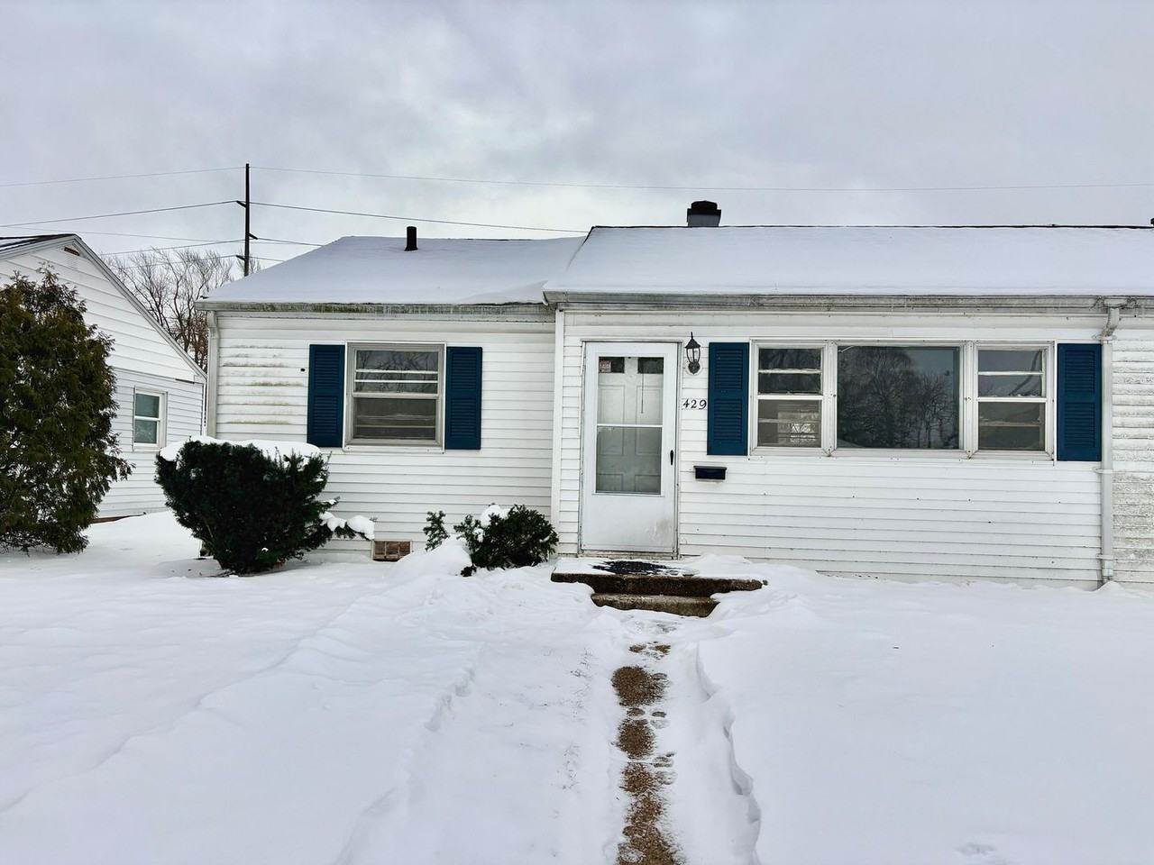 429 S 28th St - Photo 2 of 9