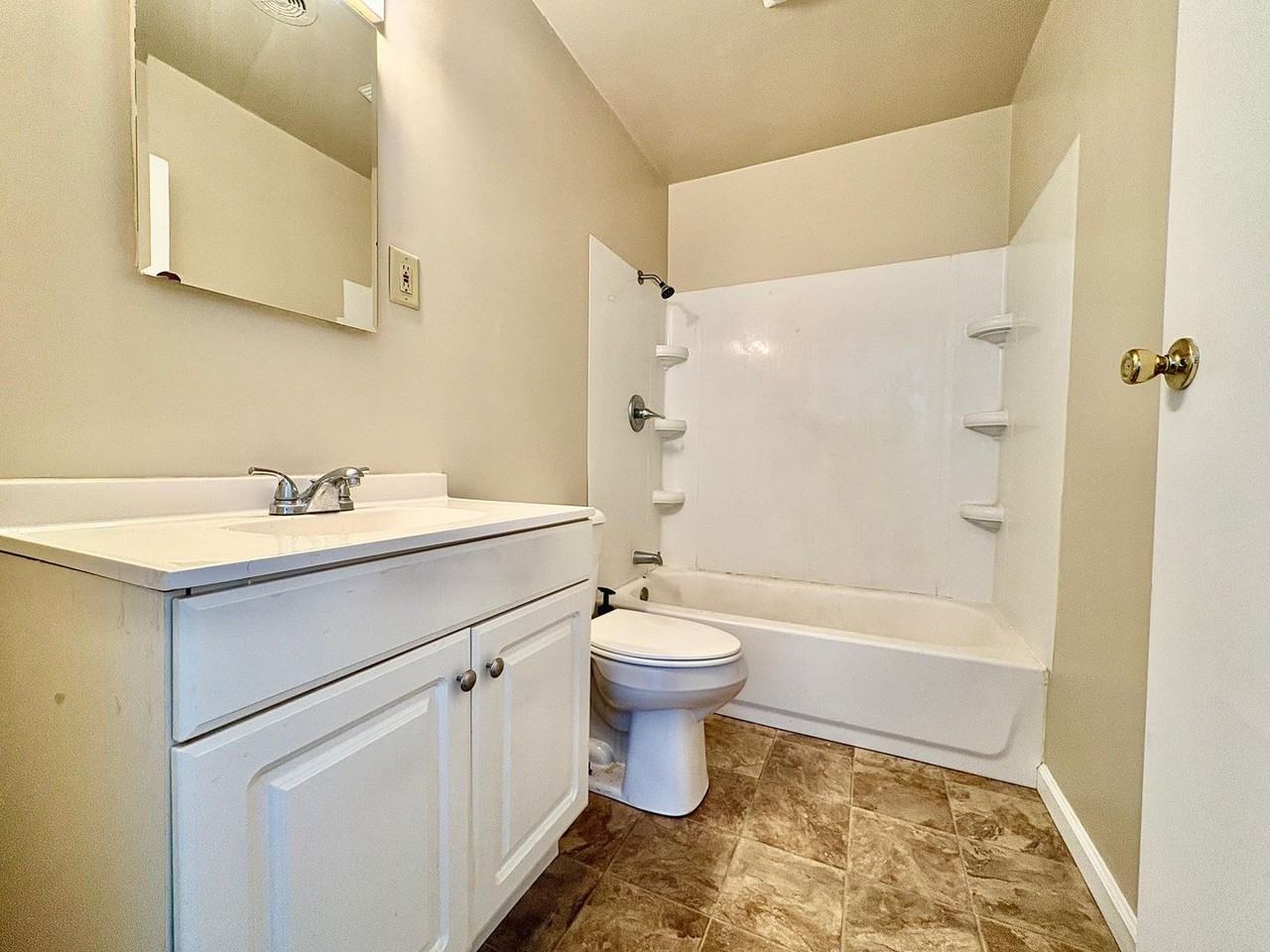 429 S 28th St - Photo 7 of 9