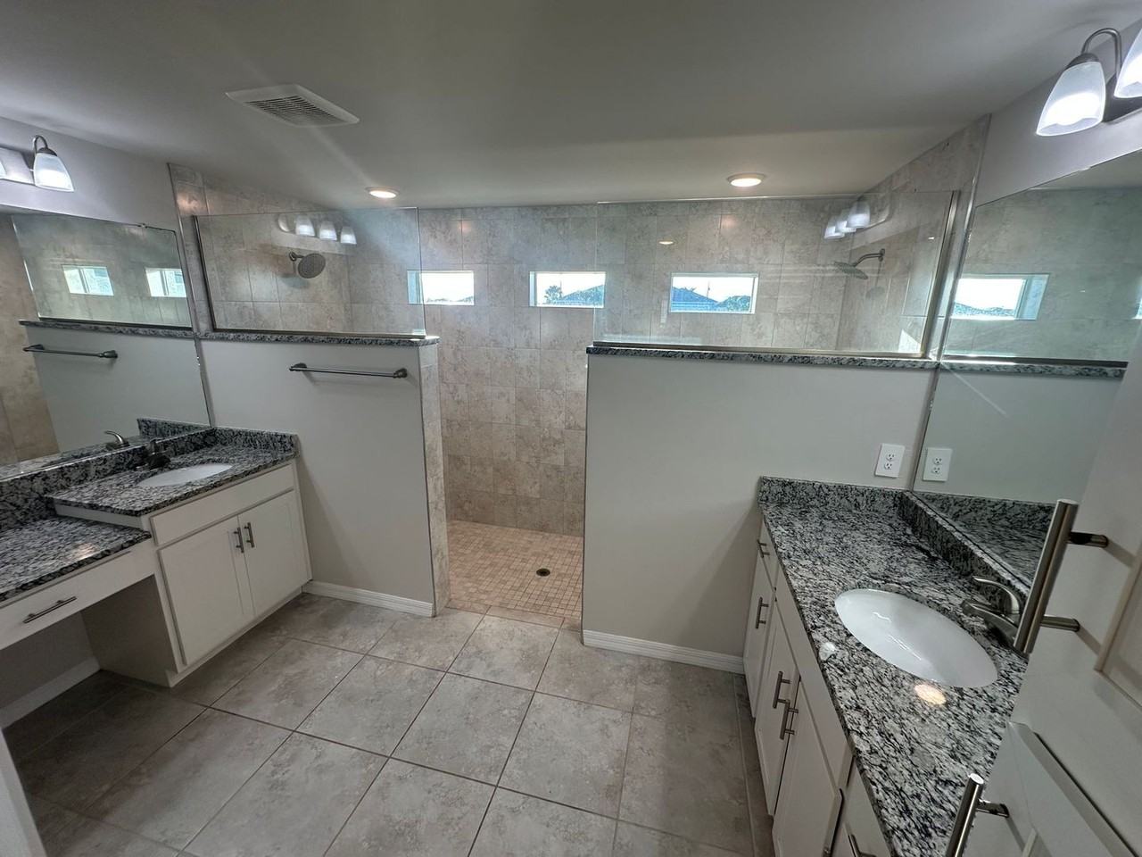 3730 Ne 15th Pl - Photo 4 of 4