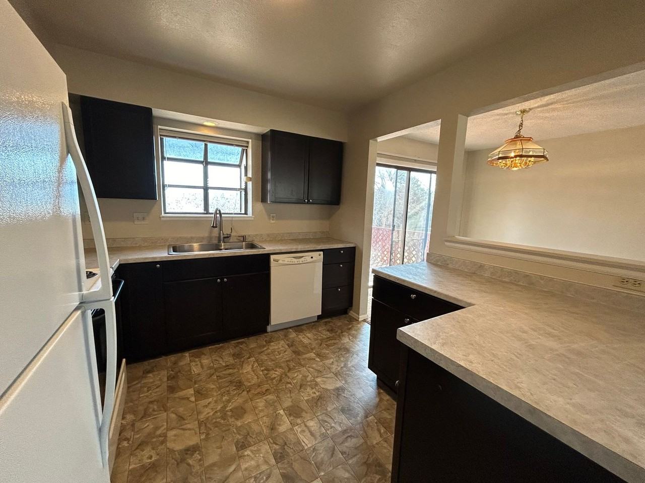 2412 Amherst St - Photo 6 of 13