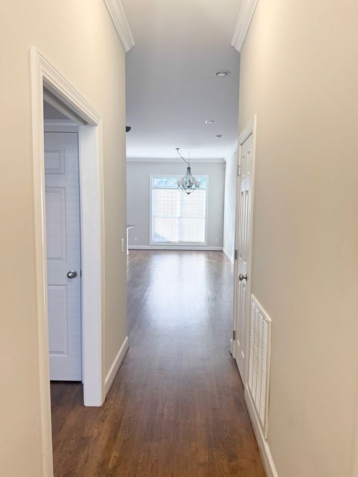 325 Bowerwood Cir - Photo 2 of 32