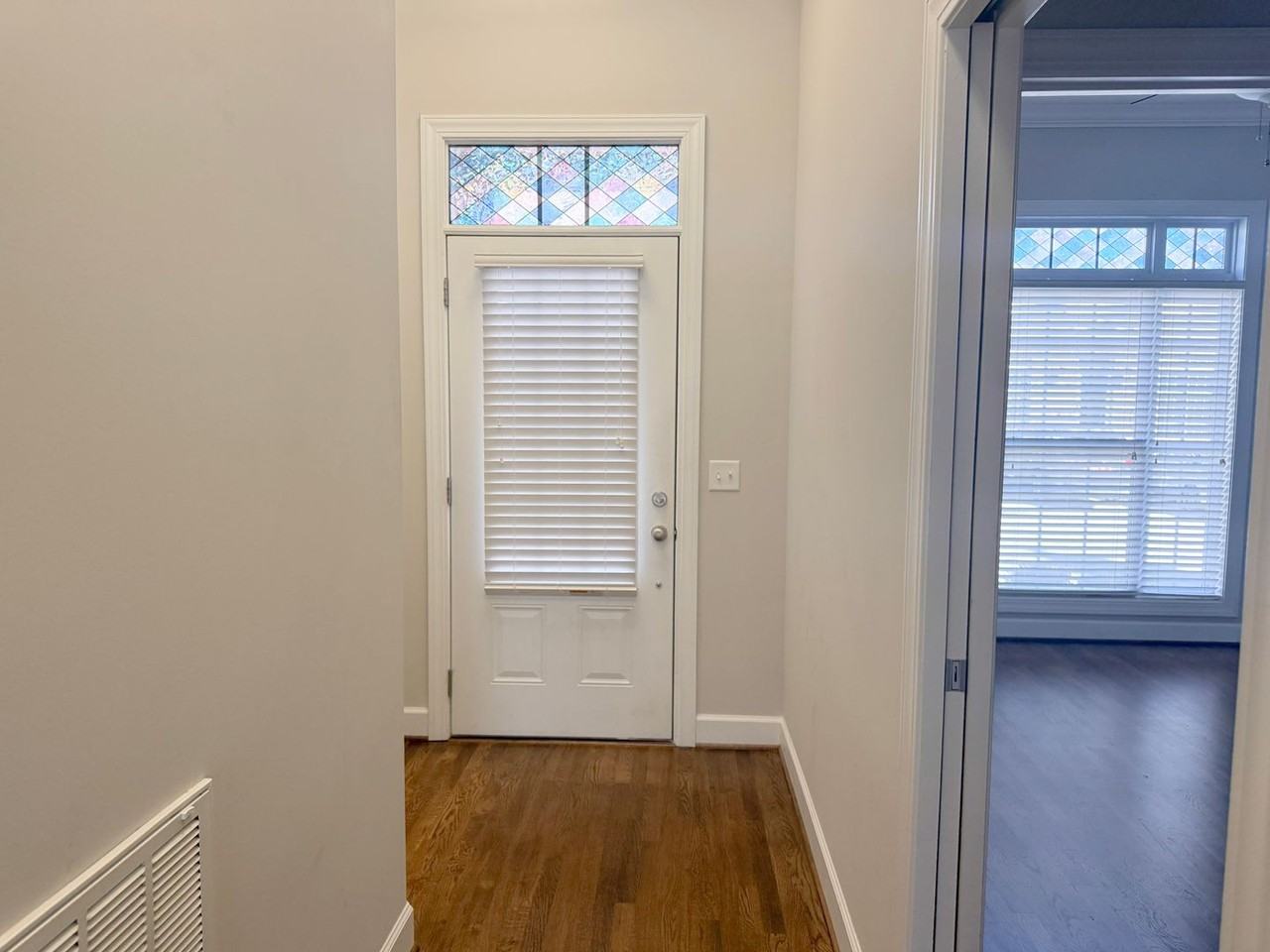 325 Bowerwood Cir - Photo 3 of 32