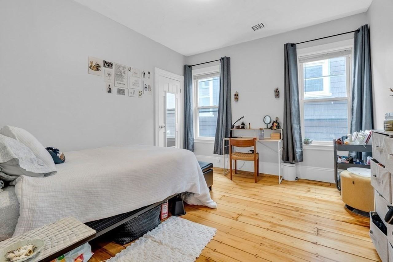 176 Saint Alphonsus St - Photo 3 of 19