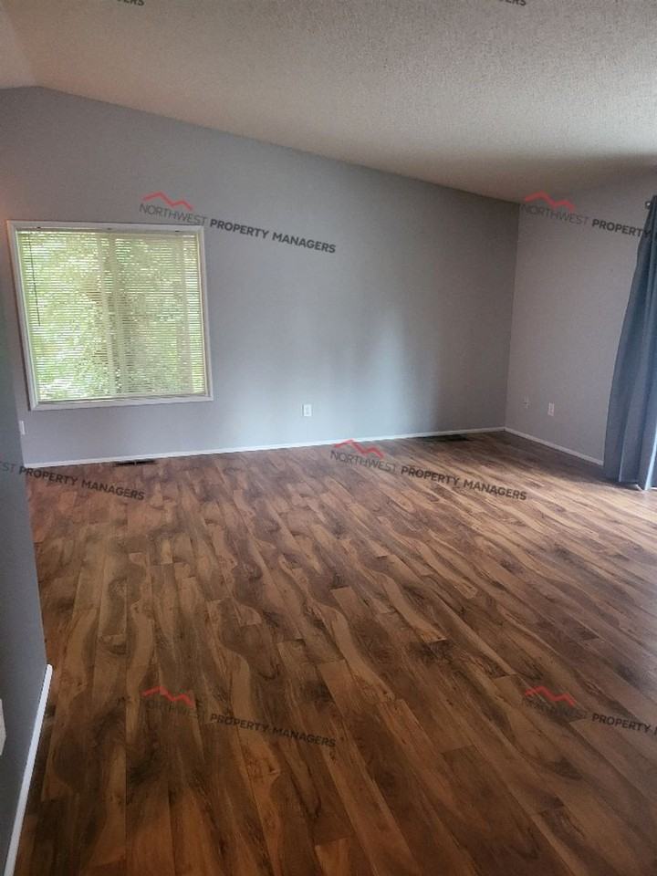 371 Se Valley View Way - Photo 4 of 23