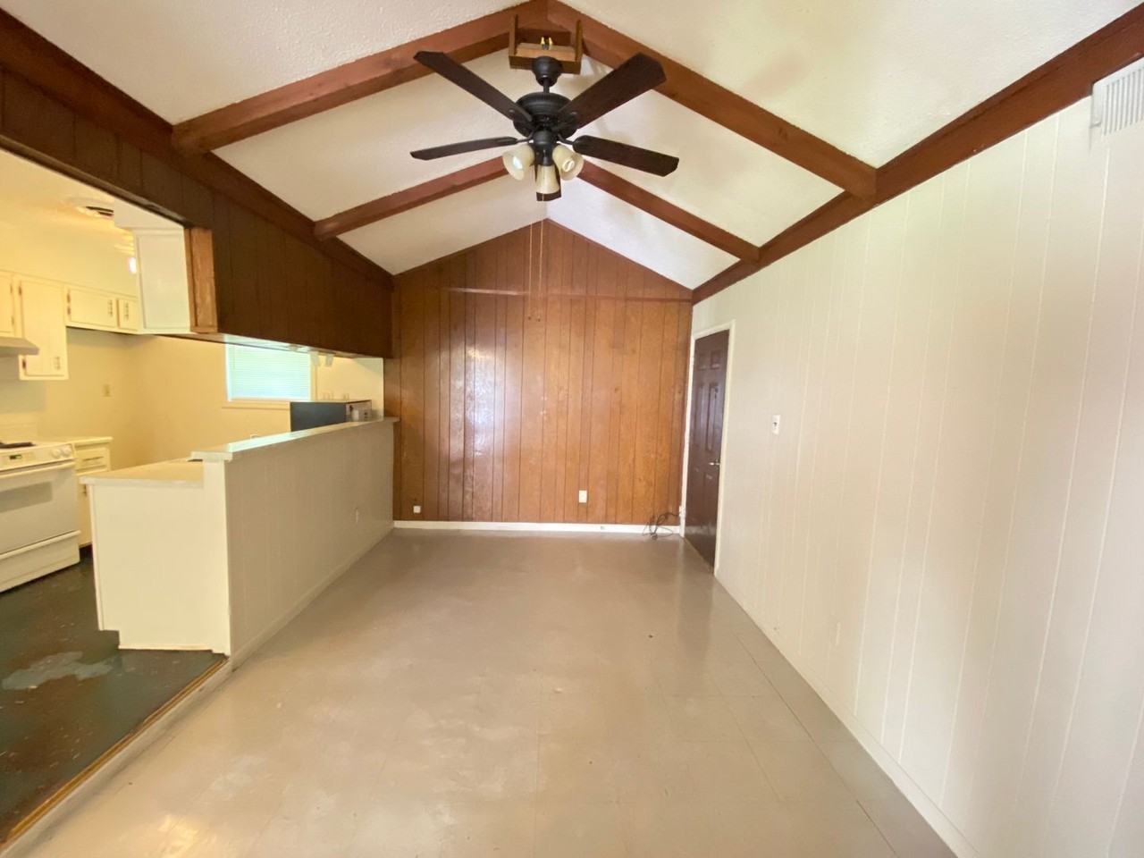 4060 Stowe St - Photo 6 of 15