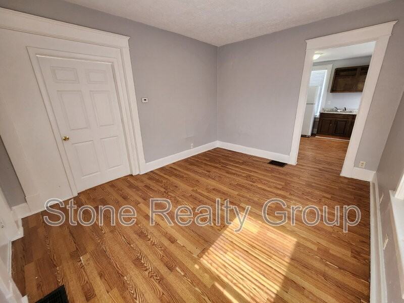 1022 3rd Ave - Photo 2 of 6