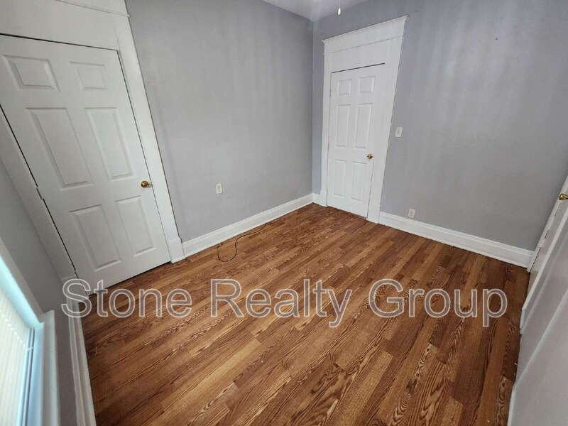 1022 3rd Ave - Photo 5 of 6