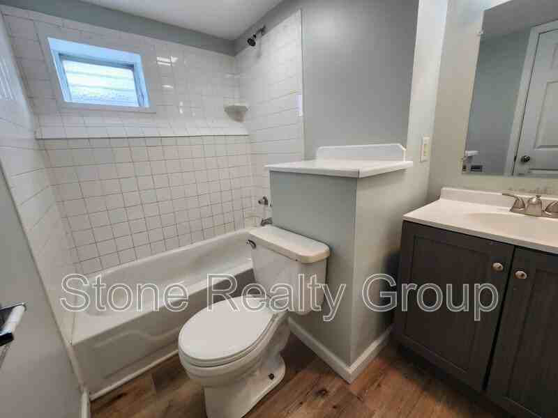 1527 Ohio St #5 - Photo 6 of 7