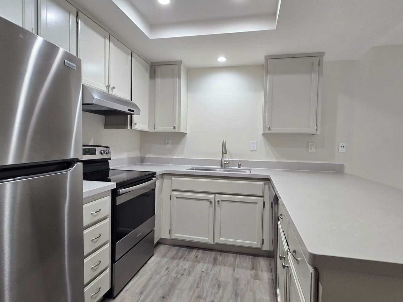 1685 Chesterton Cir - Photo 3 of 10