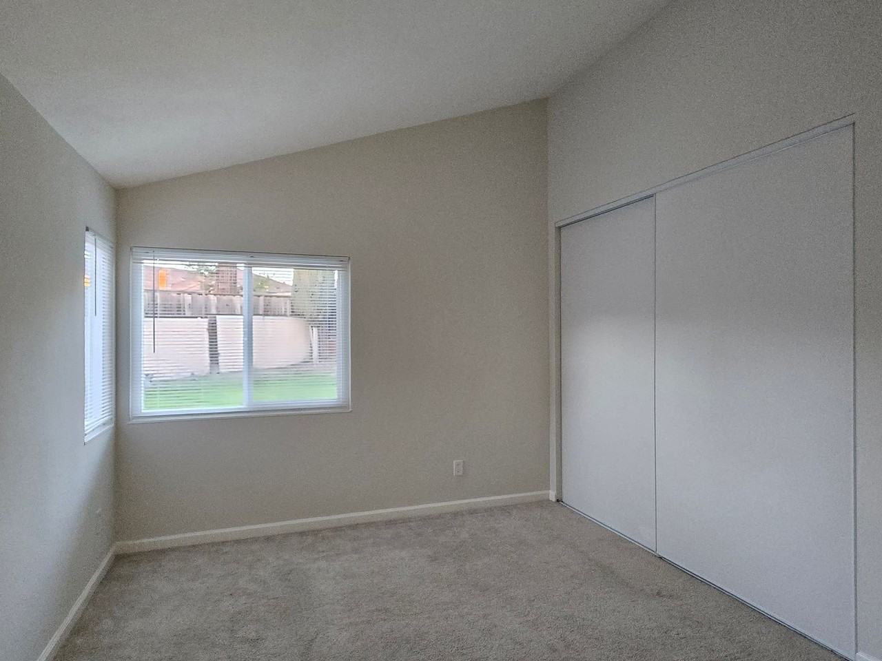 1685 Chesterton Cir - Photo 7 of 10