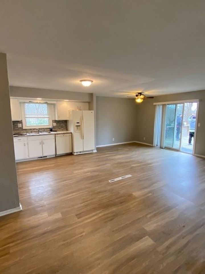 311 Weathering Dr - Photo 2 of 8