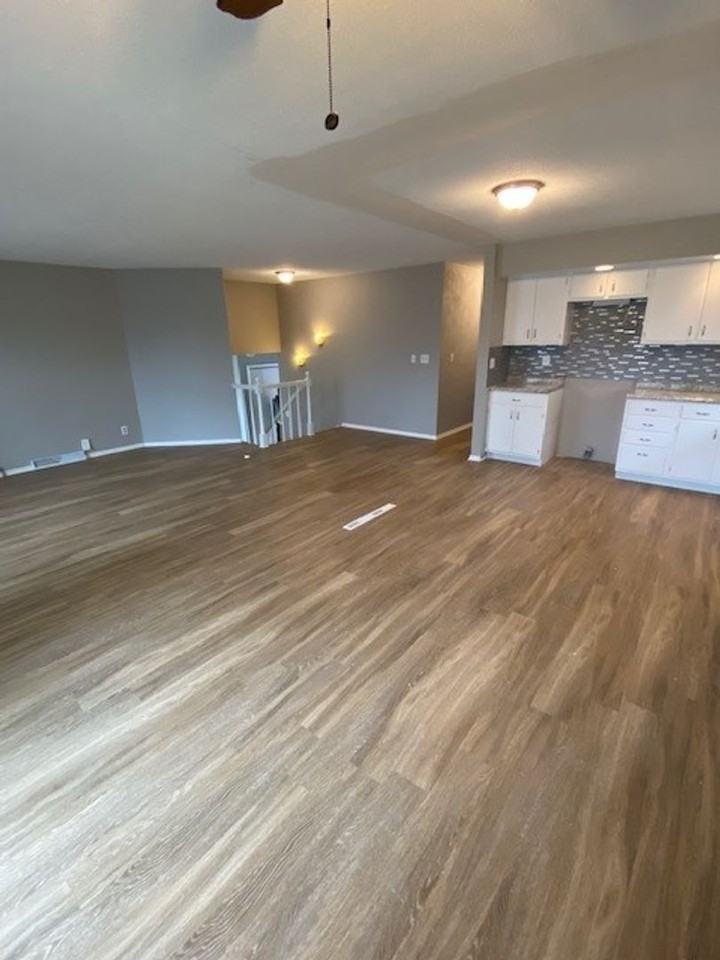 311 Weathering Dr - Photo 3 of 8