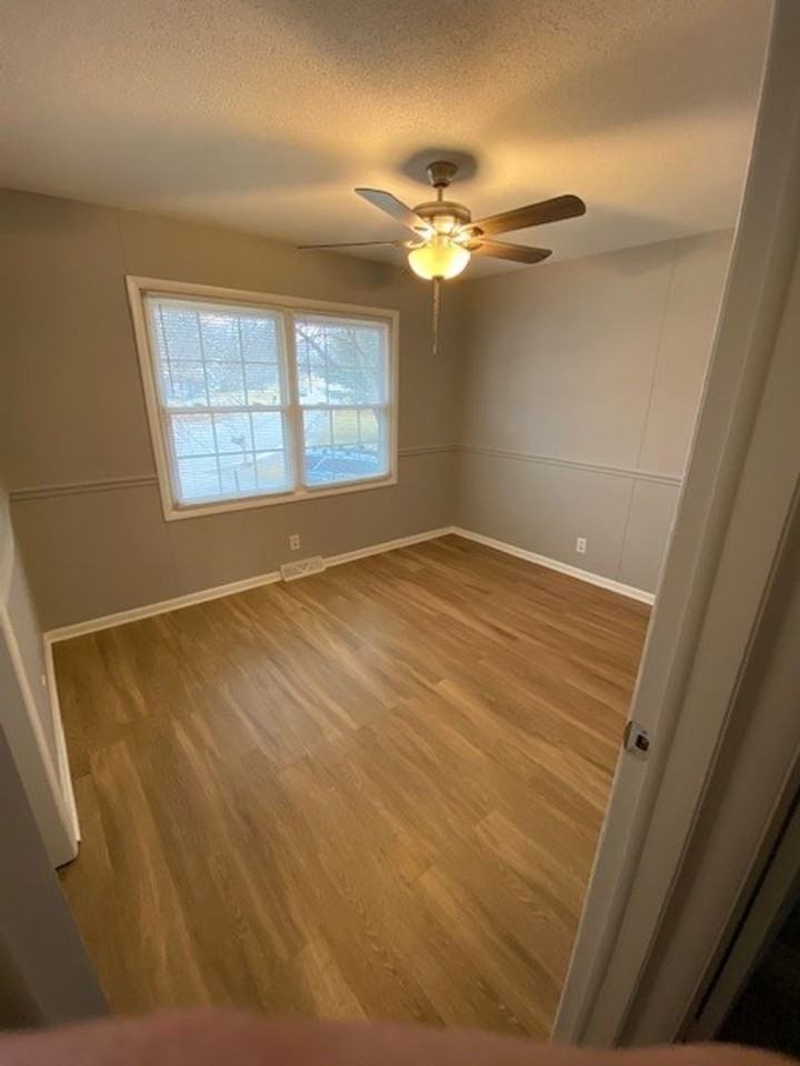 311 Weathering Dr - Photo 6 of 8