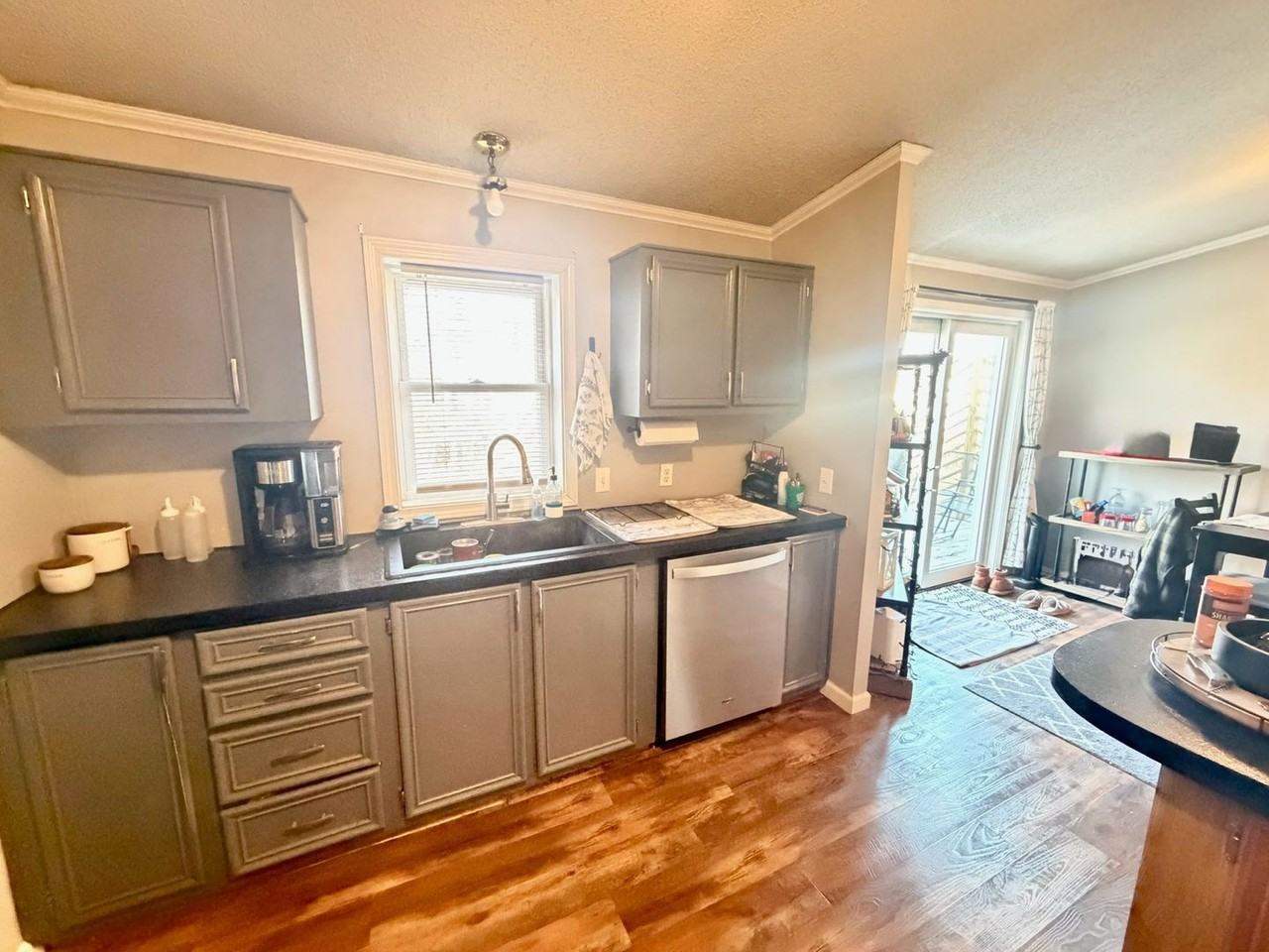 2406 Robin Rd - Photo 4 of 8