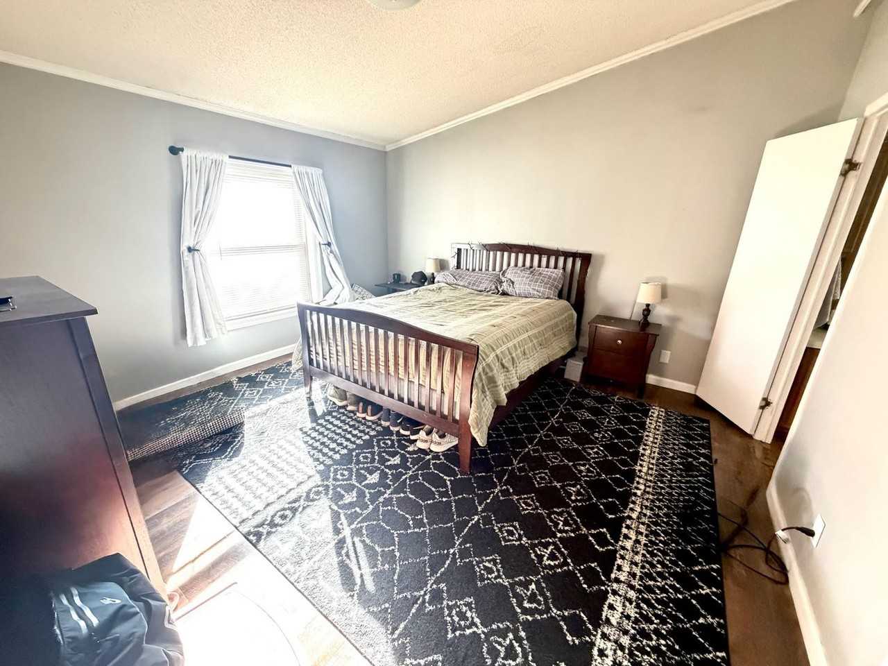 2406 Robin Rd - Photo 5 of 8