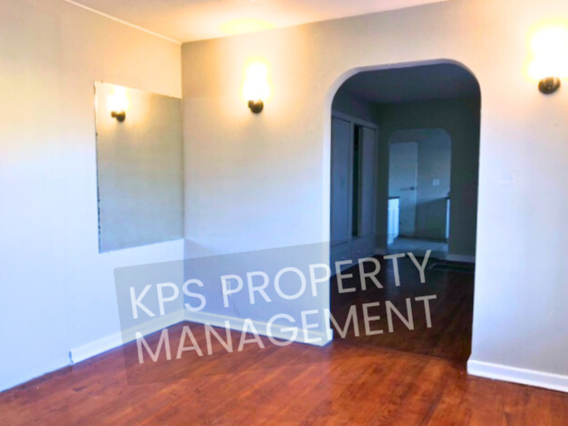 939 S Market St - Photo 2 of 8