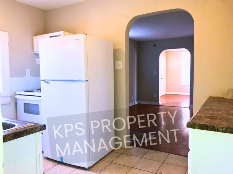 939 S Market St - Photo 6 of 8